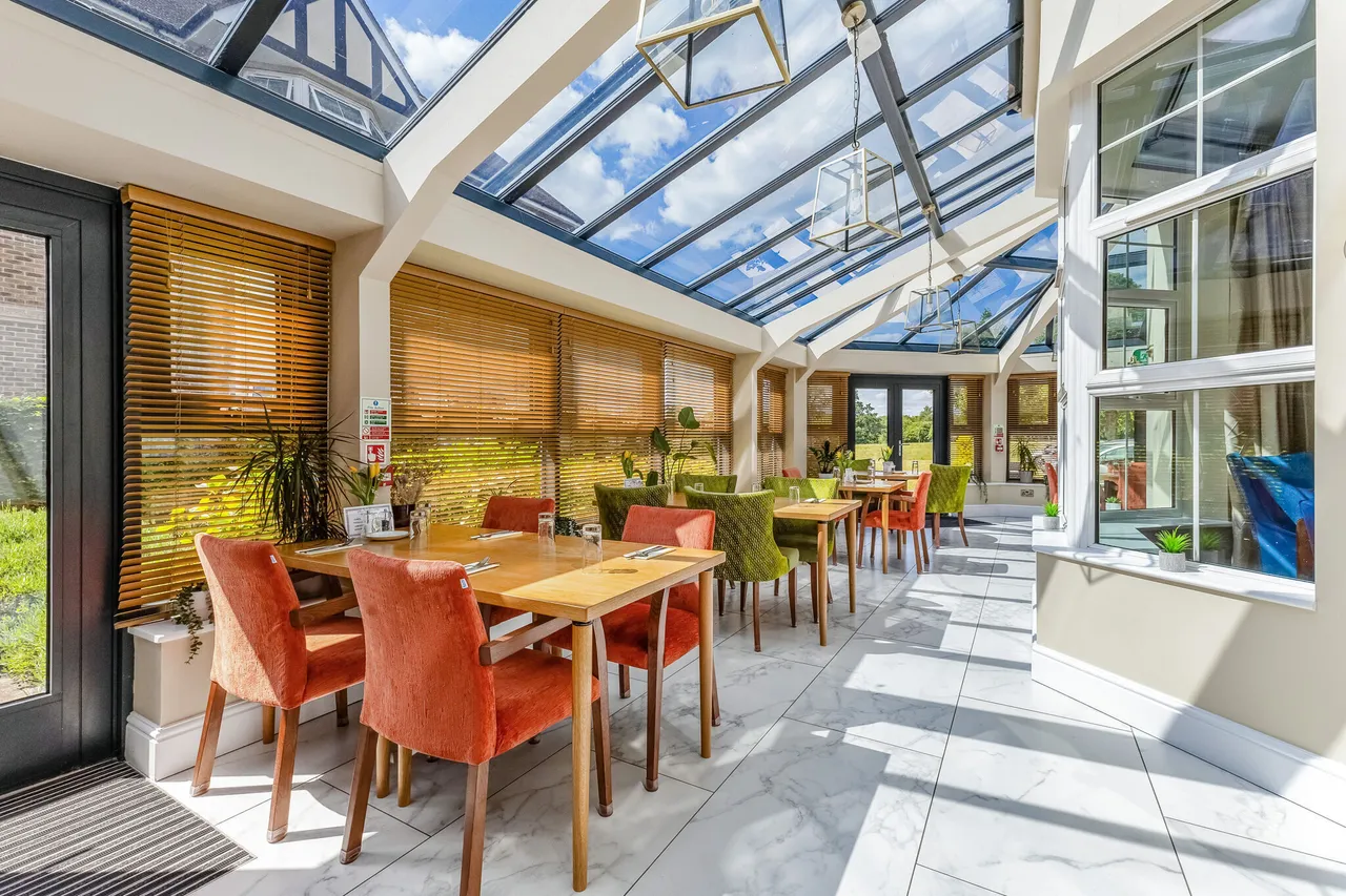 Tudor Court, Liphook, GU30, photo 5