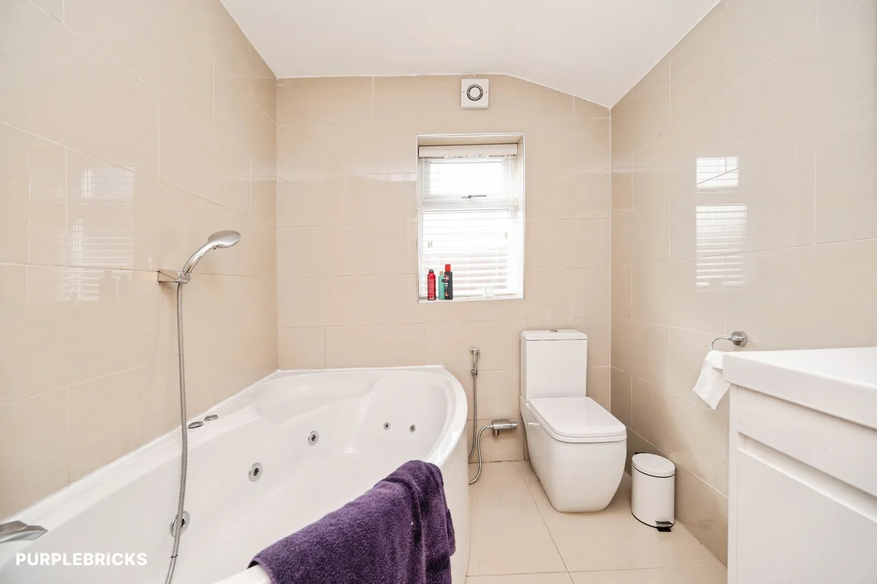 Birch Road, Oldbury, B68, photo 11