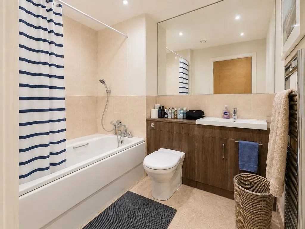 426 Avebury Boulevard, Milton Keynes, Buckinghamshire, MK9 2HS, photo 7