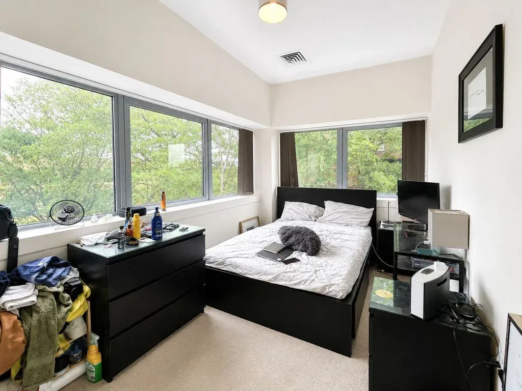 426 Avebury Boulevard, Milton Keynes, Buckinghamshire, MK9 2HS, photo 6