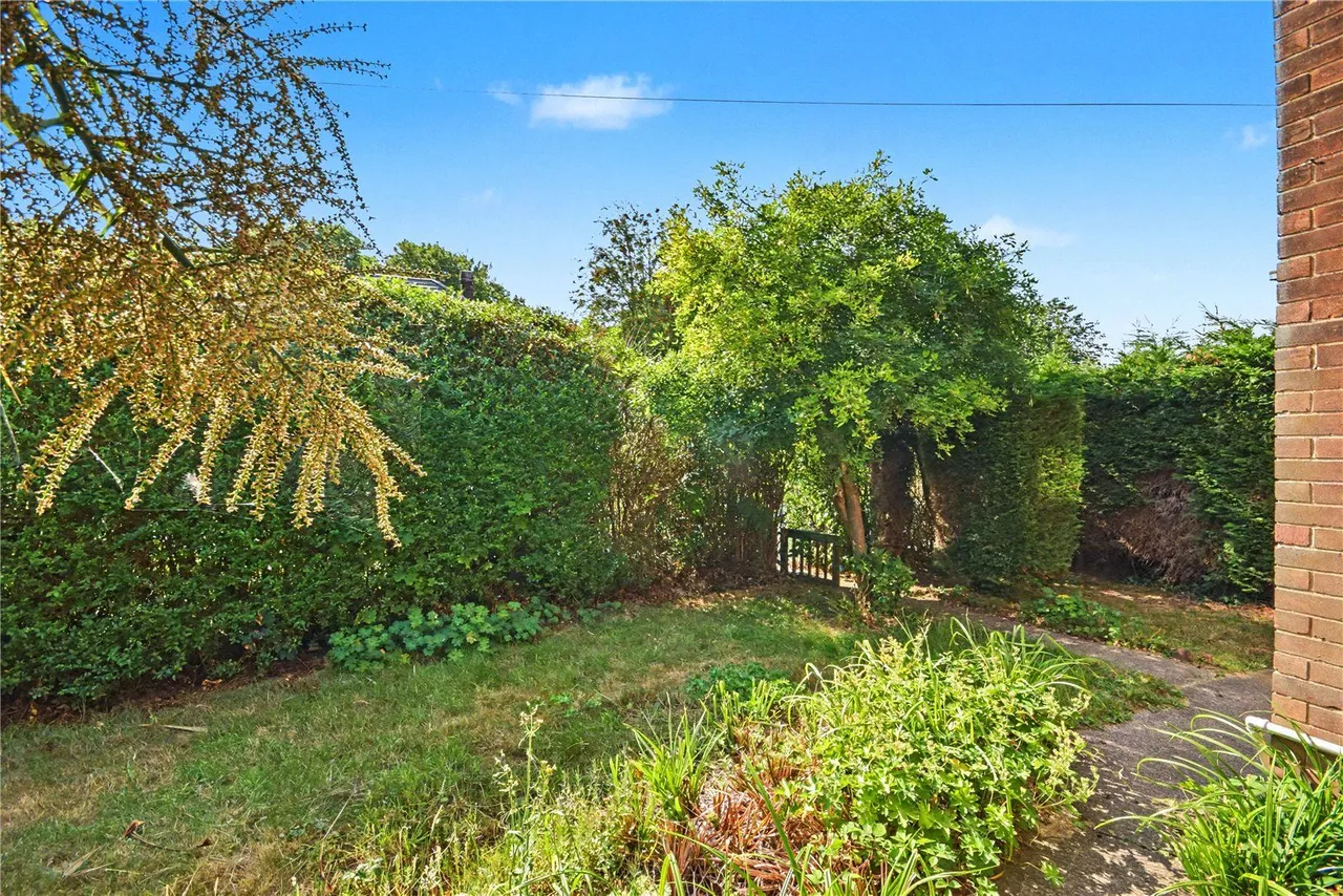 Fillingfir Road, Leeds, LS16, photo 11