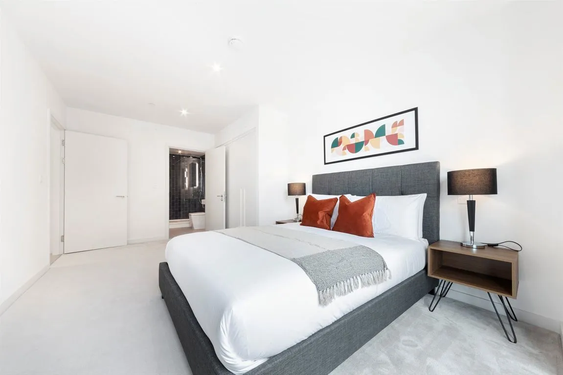 Clipper Street, Royal Wharf, photo 10