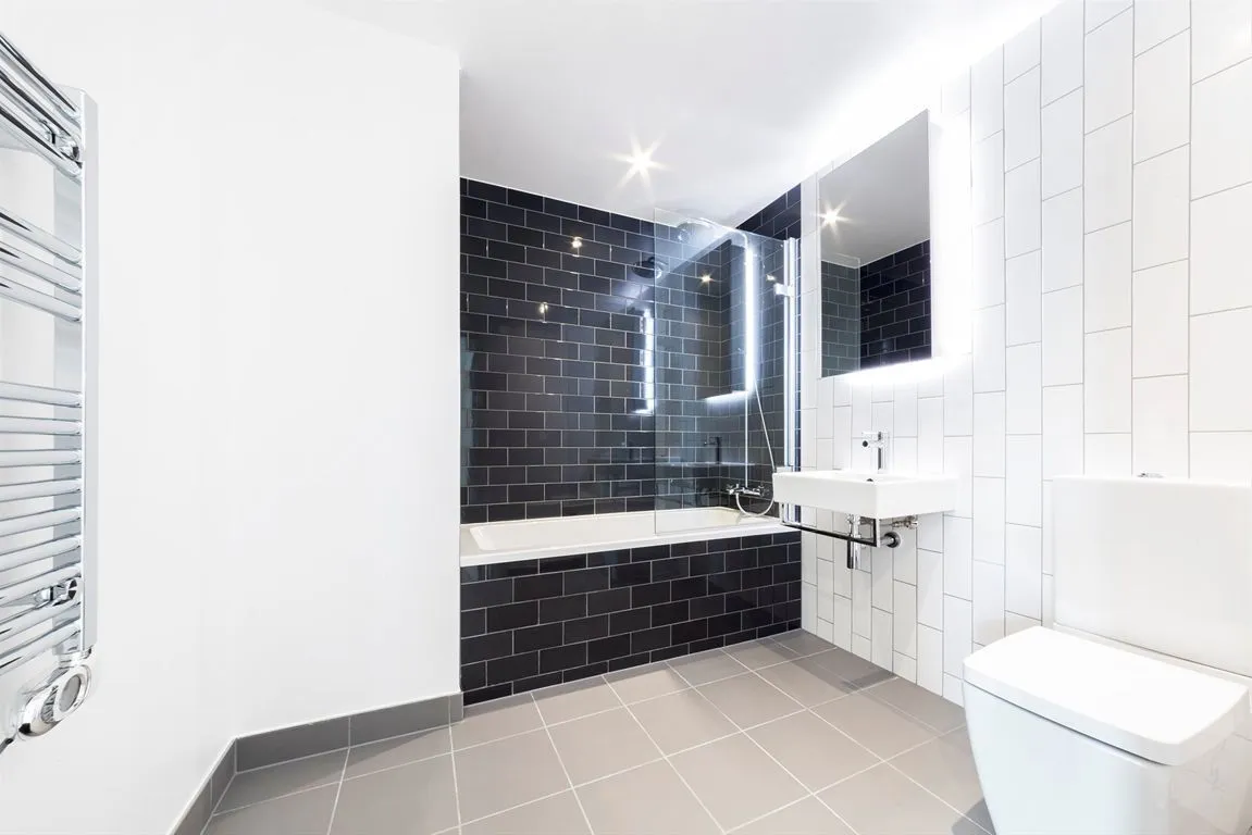 Clipper Street, Royal Wharf, photo 12