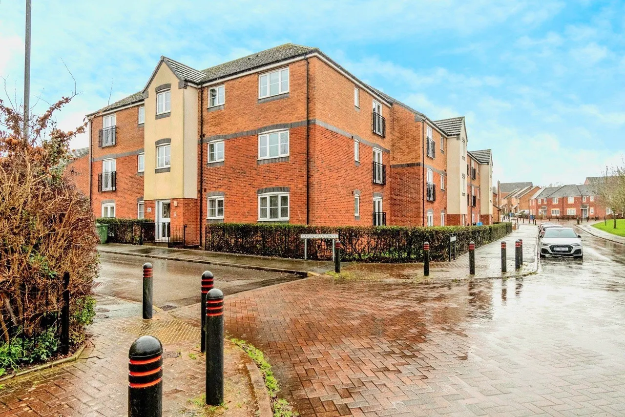 2 bed flat for sale — Capercaillie Drive, Cannock, Staffordshire, WS11