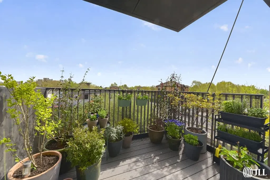 1 bed flat for sale, Navigation Point, N17