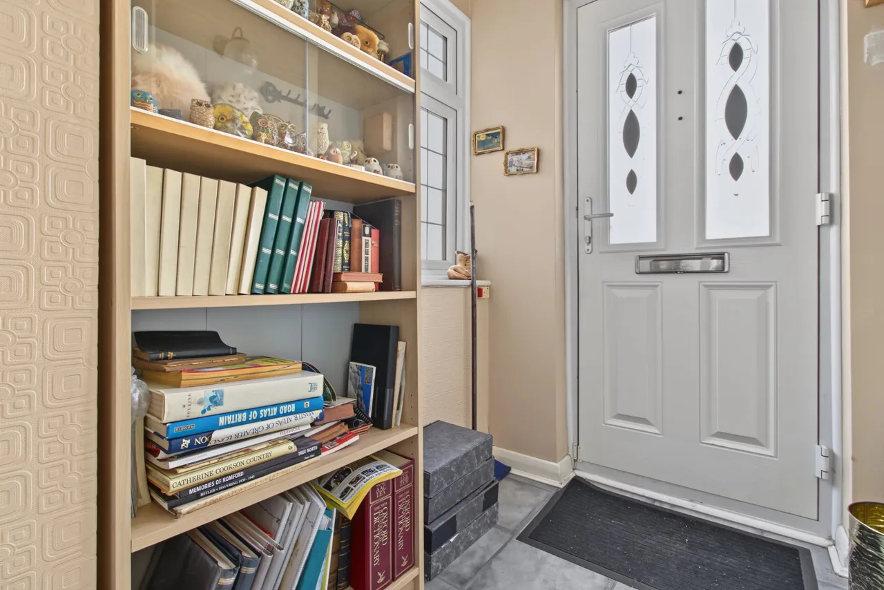 Diban Avenue, Elm Park, RM12, photo 5