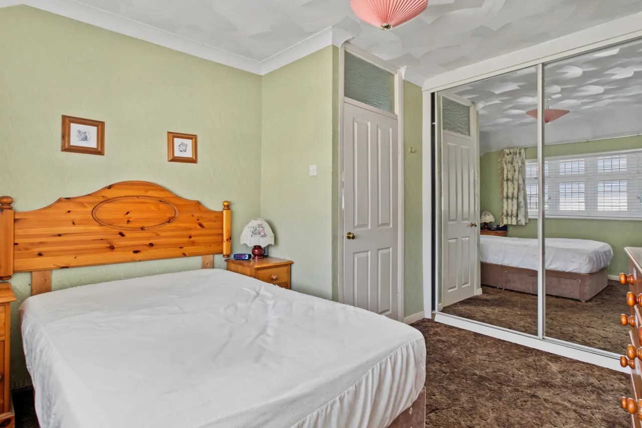 Diban Avenue, Elm Park, RM12, photo 16