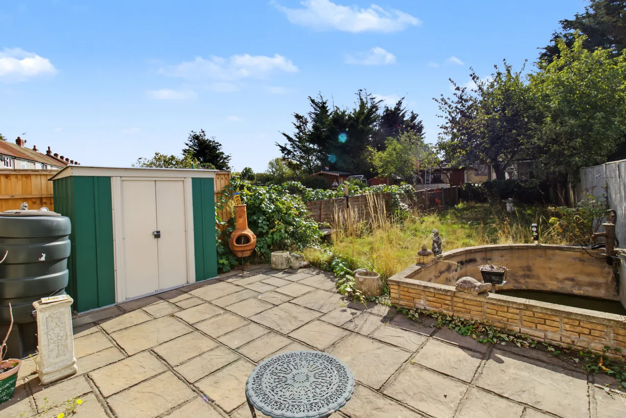 Diban Avenue, Elm Park, RM12, photo 4