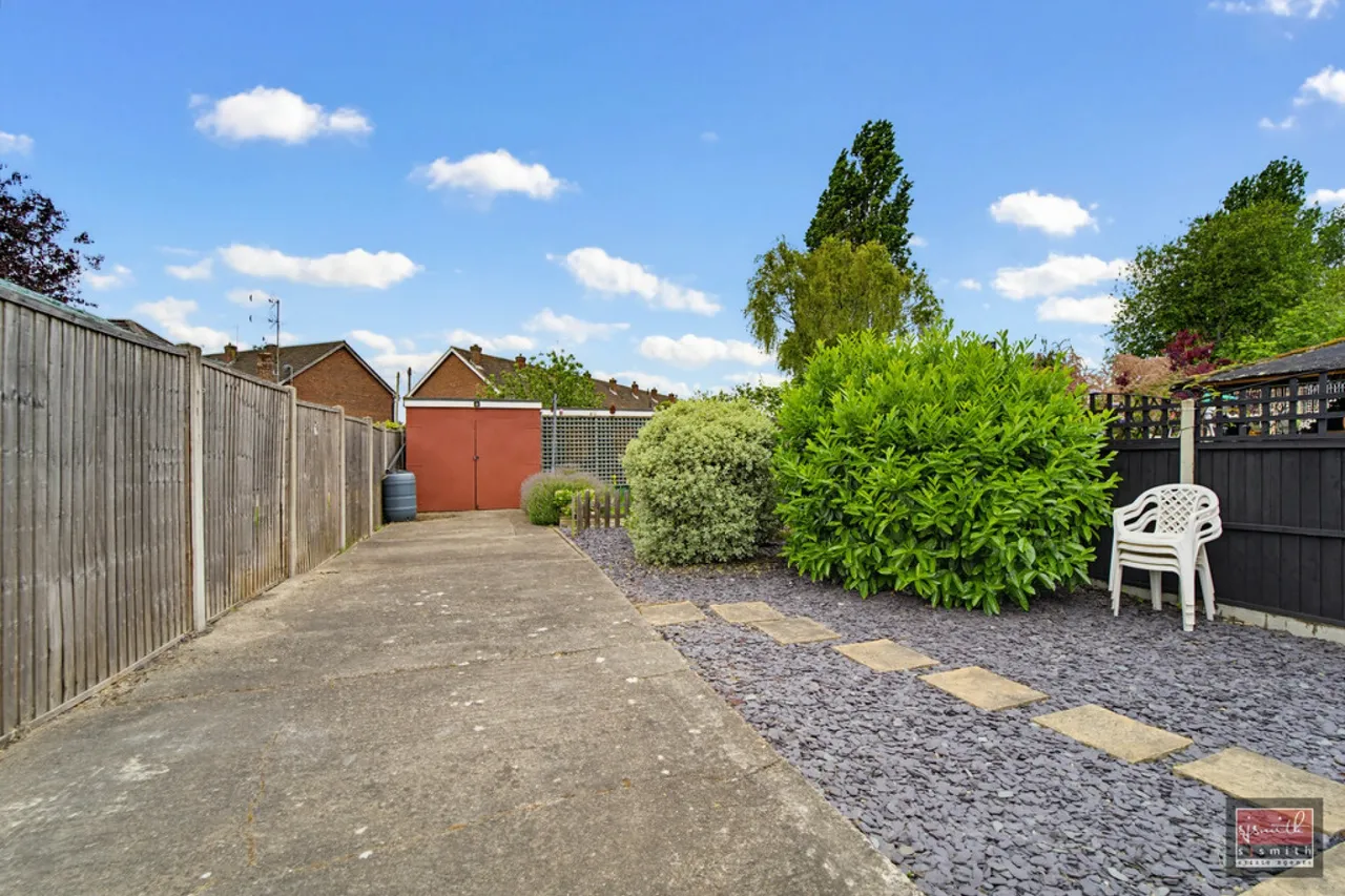 Feltham Hill Road, Ashford, photo 11