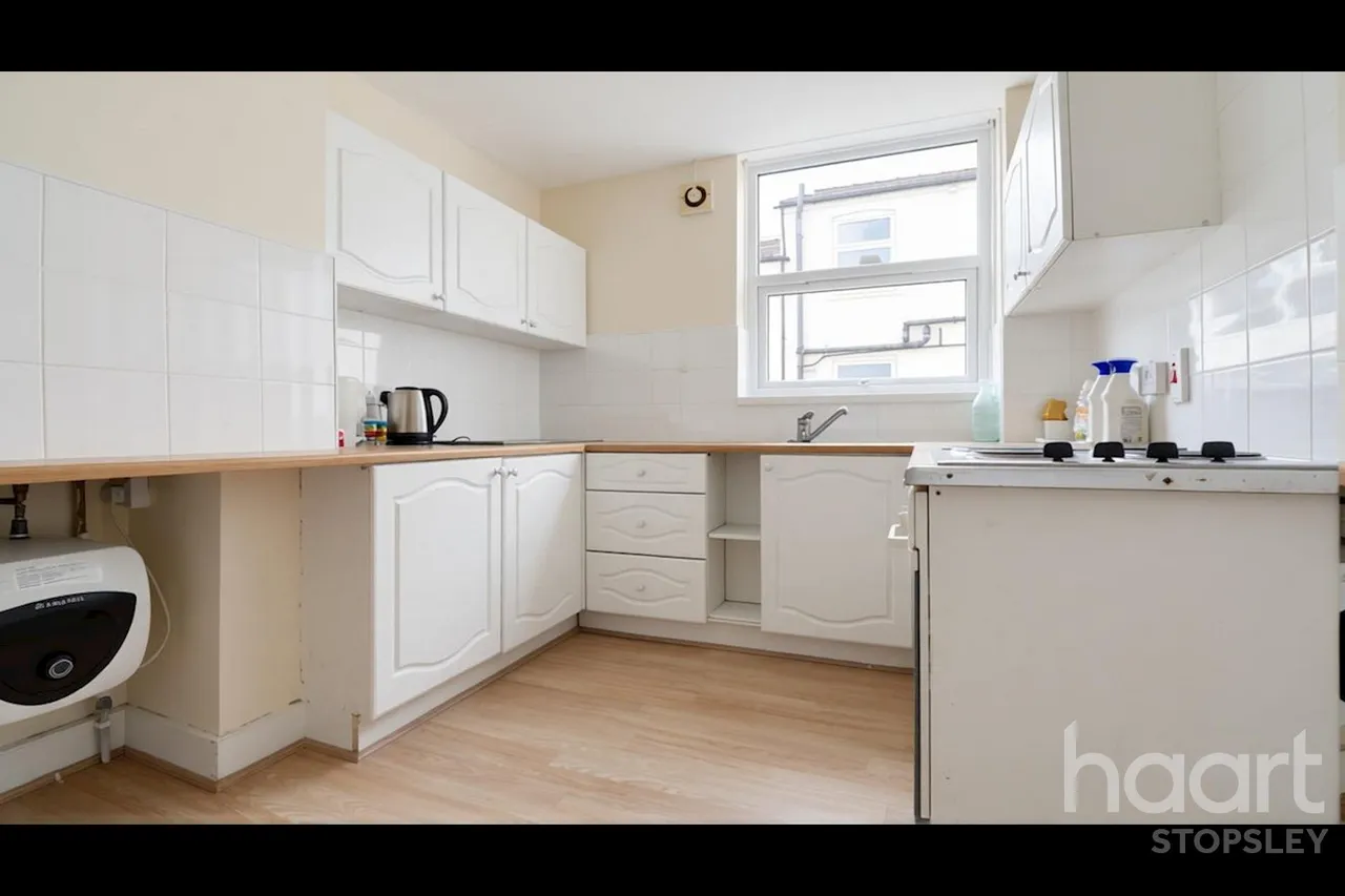 Clarendon Road, Luton, LU2, photo 5
