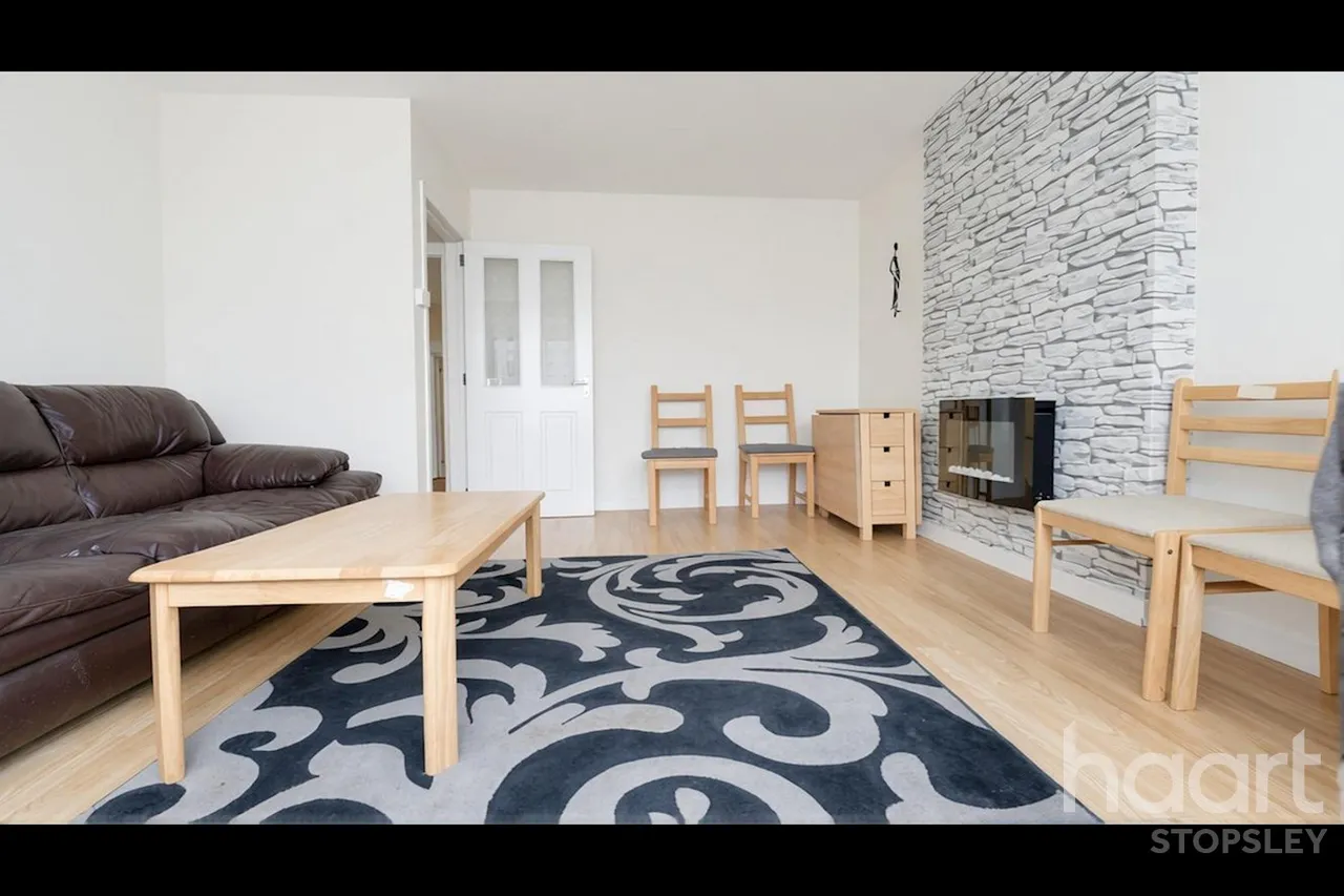 Clarendon Road, Luton, LU2, photo 3