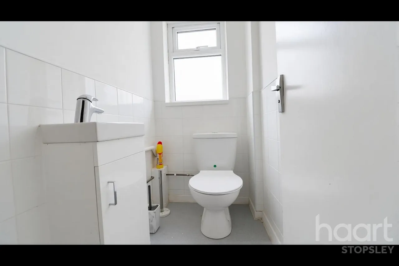 Clarendon Road, Luton, LU2, photo 10