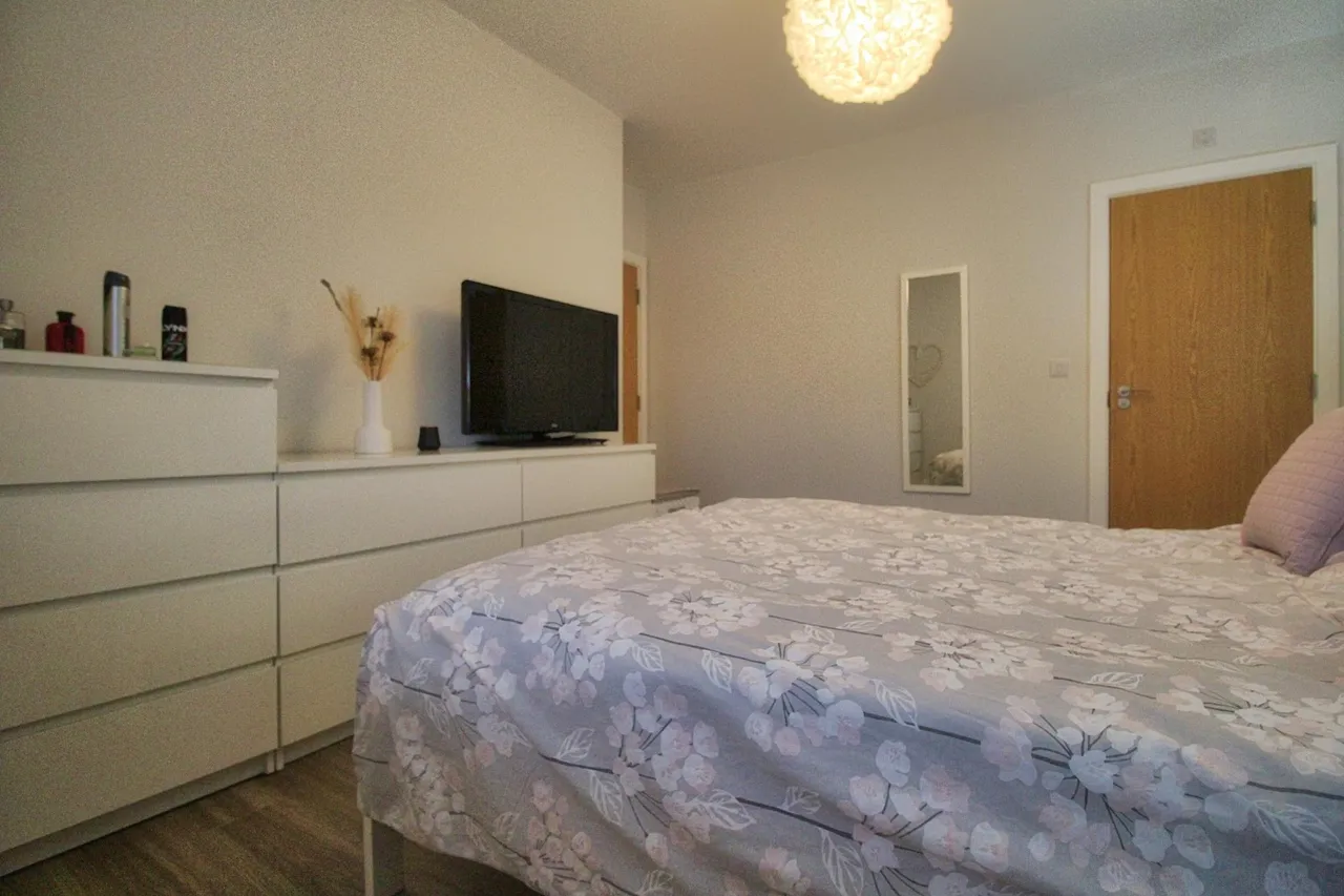 Gregorys Bank, Worcester, WR3, photo 12