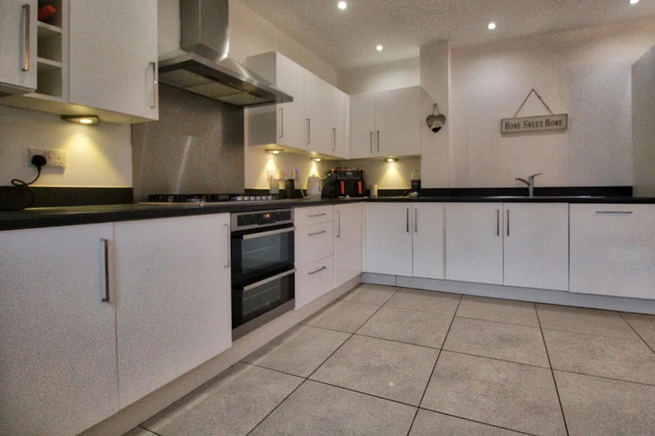 Gregorys Bank, Worcester, WR3, photo 8