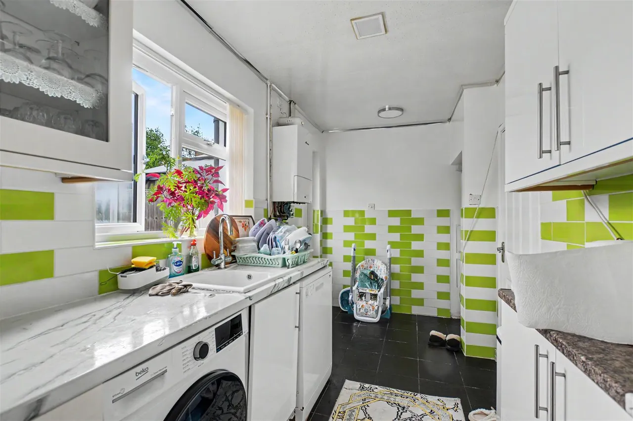 Olton Avenue, Lenton Abbey, NG9, photo 5