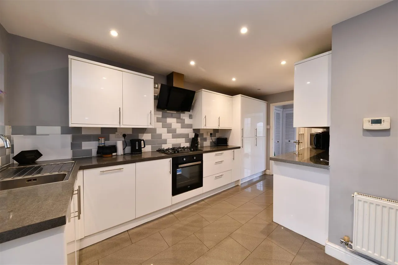 Nodes Drive, Stevenage, Herts, SG2 8AL, photo 5