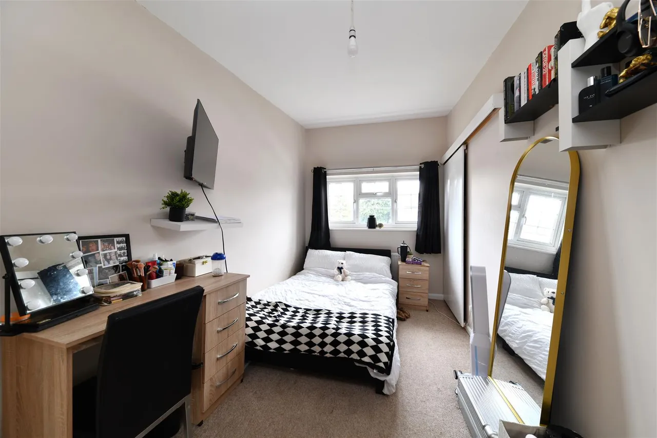Nodes Drive, Stevenage, Herts, SG2 8AL, photo 7