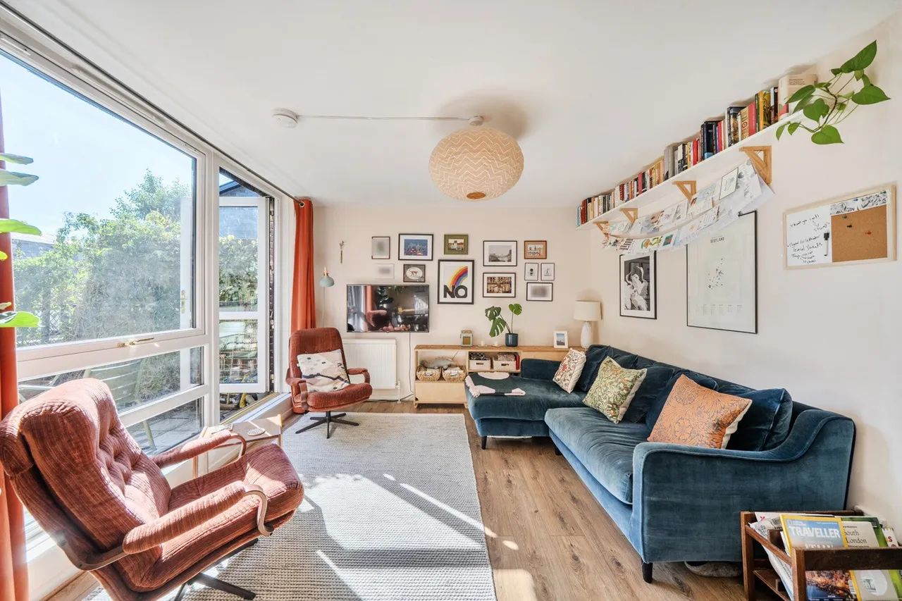 Manaton Close, SE15, photo 21