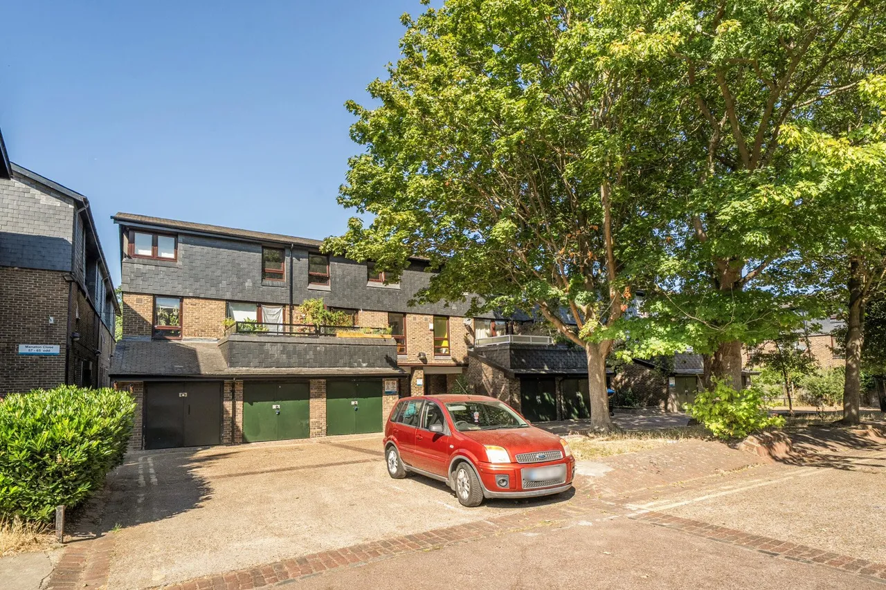 Manaton Close, SE15, photo 12