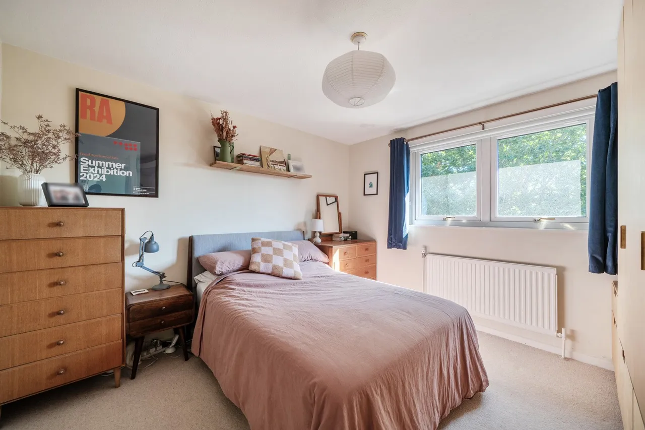 Manaton Close, SE15, photo 9
