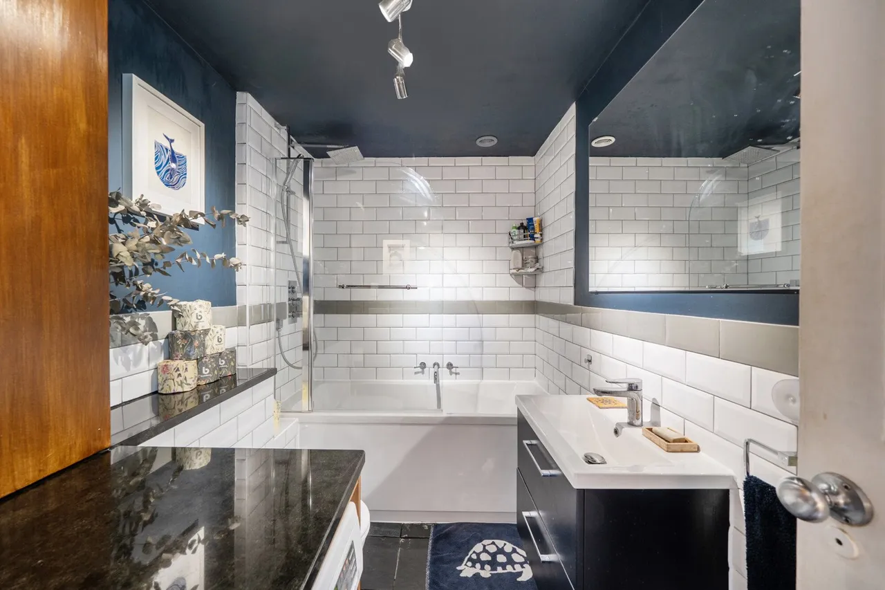 Manaton Close, SE15, photo 14