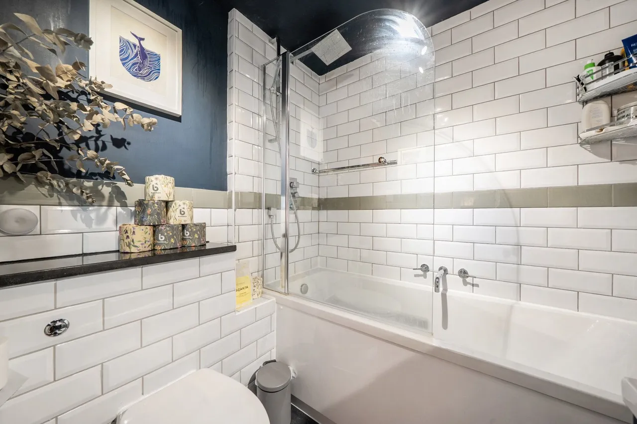 Manaton Close, SE15, photo 17