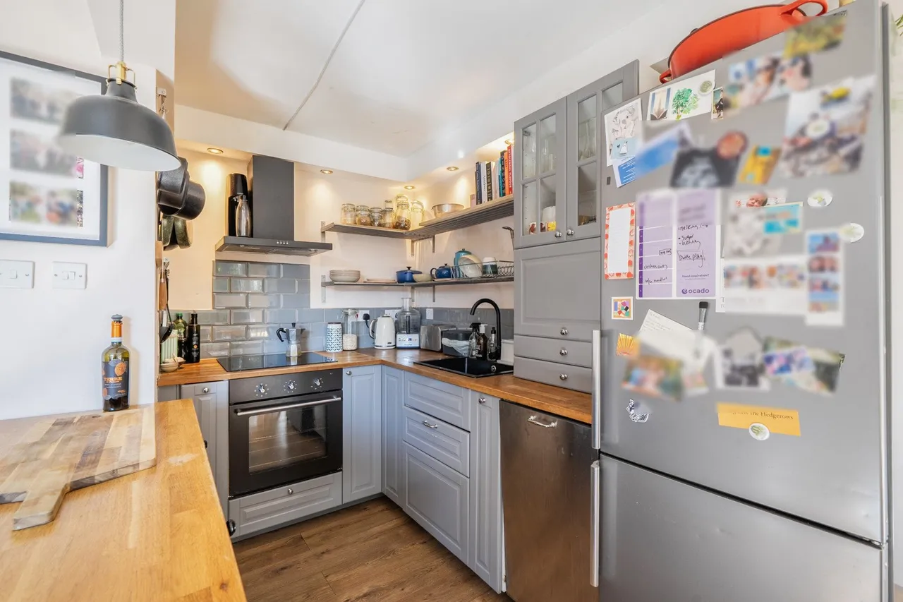 Manaton Close, SE15, photo 18