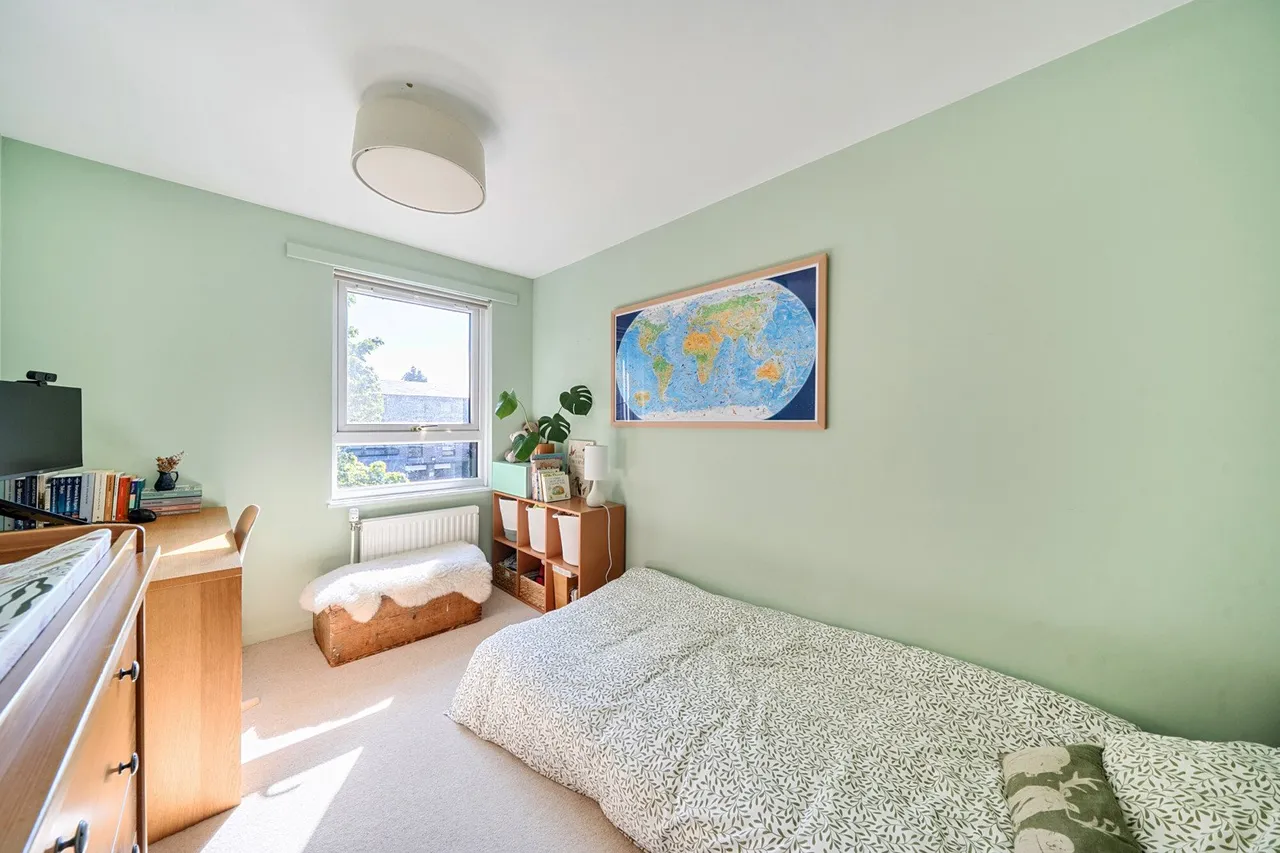 Manaton Close, SE15, photo 11