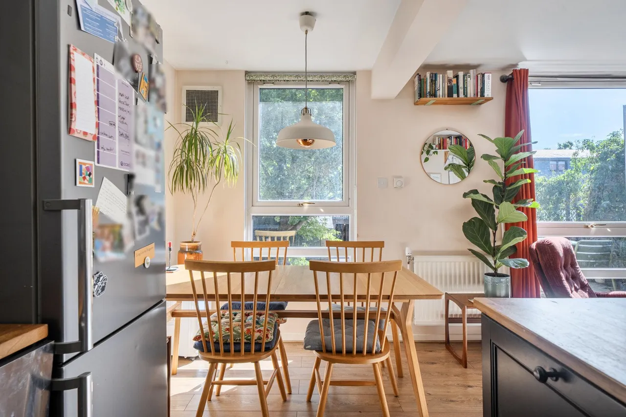 Manaton Close, SE15, photo 6