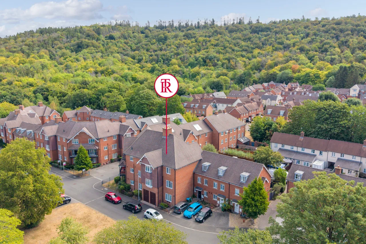 2 bed flat for sale, Wroughton Road, Wendover, HP22