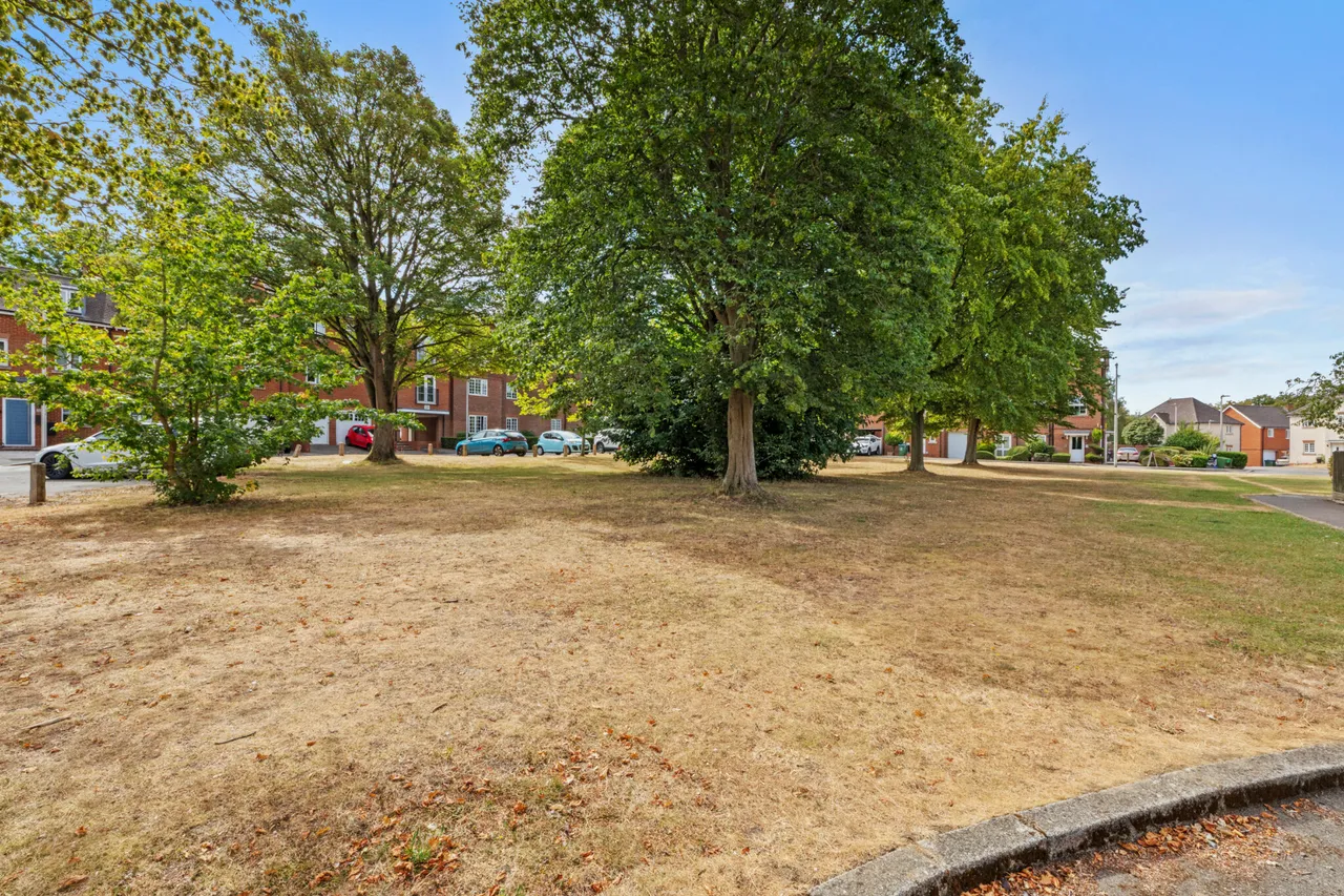 Wroughton Road, Wendover, HP22, photo 12
