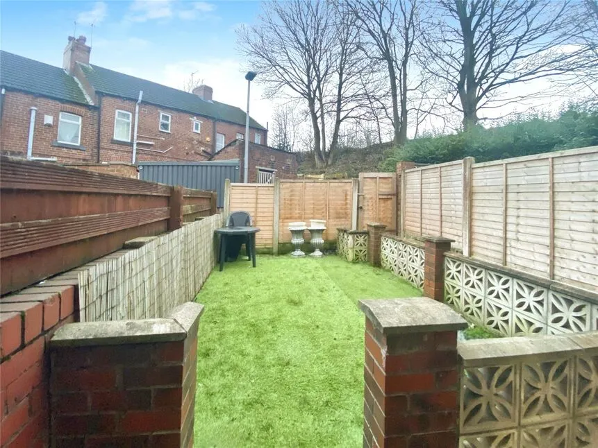 Oakwell Lane, Barnsley, South Yorkshire, S71, photo 3