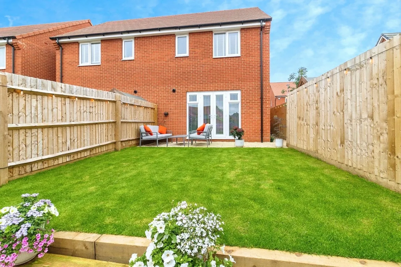Farrington Way, Eagle Farm South, Milton Keynes, Buckinghamshire, MK17, photo 2