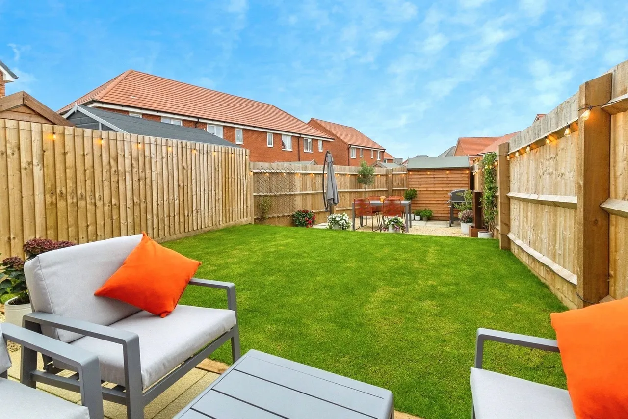 Farrington Way, Eagle Farm South, Milton Keynes, Buckinghamshire, MK17, photo 16