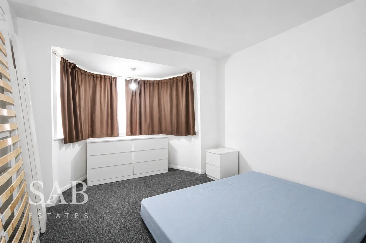 Newdene Avenue, Northolt, UB5, photo 5