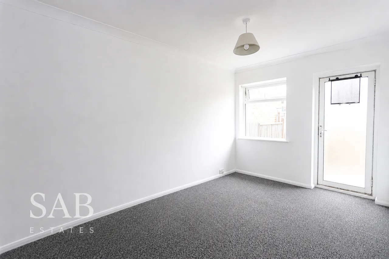 Newdene Avenue, Northolt, UB5, photo 6