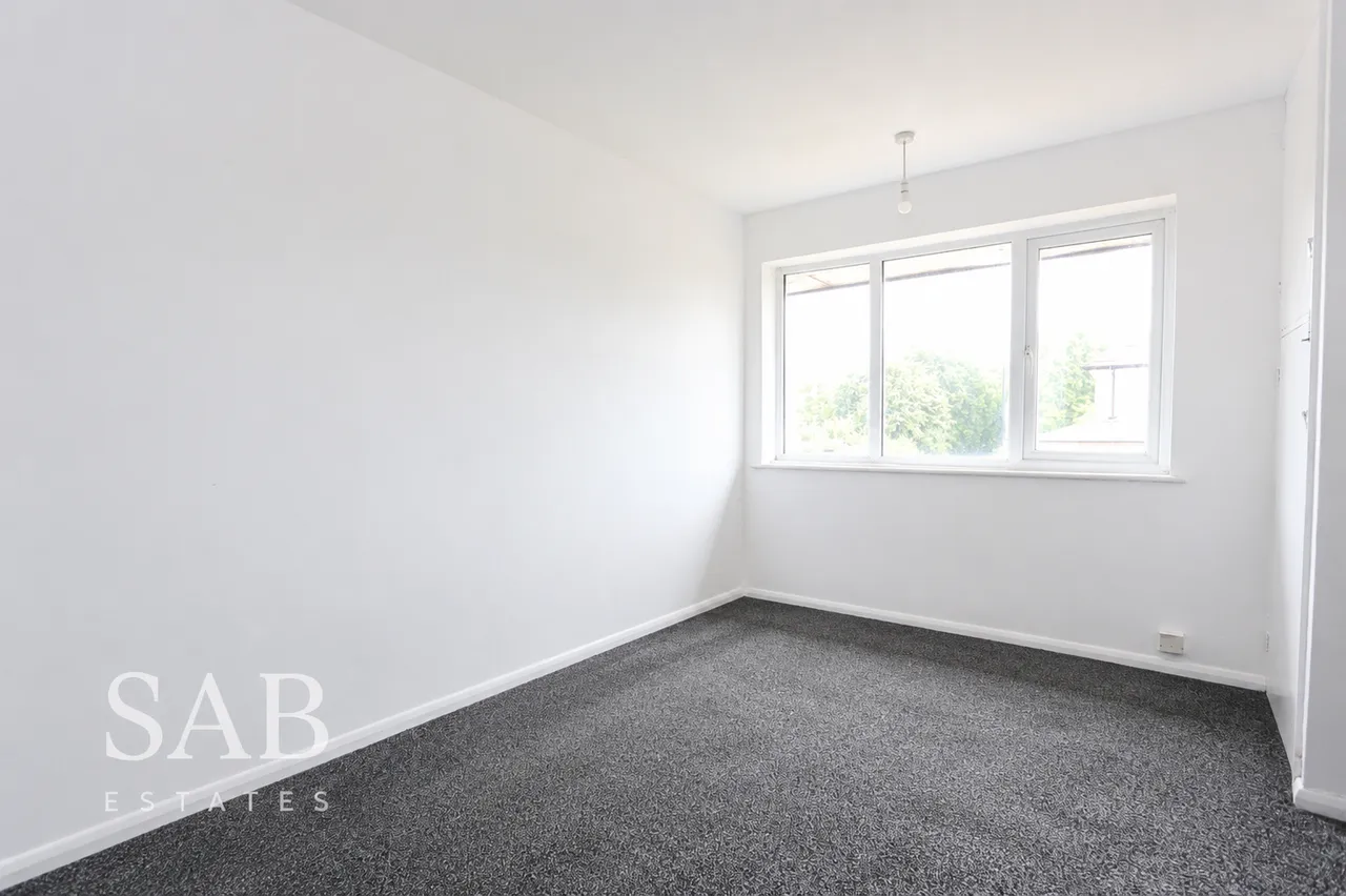 Newdene Avenue, Northolt, UB5, photo 4