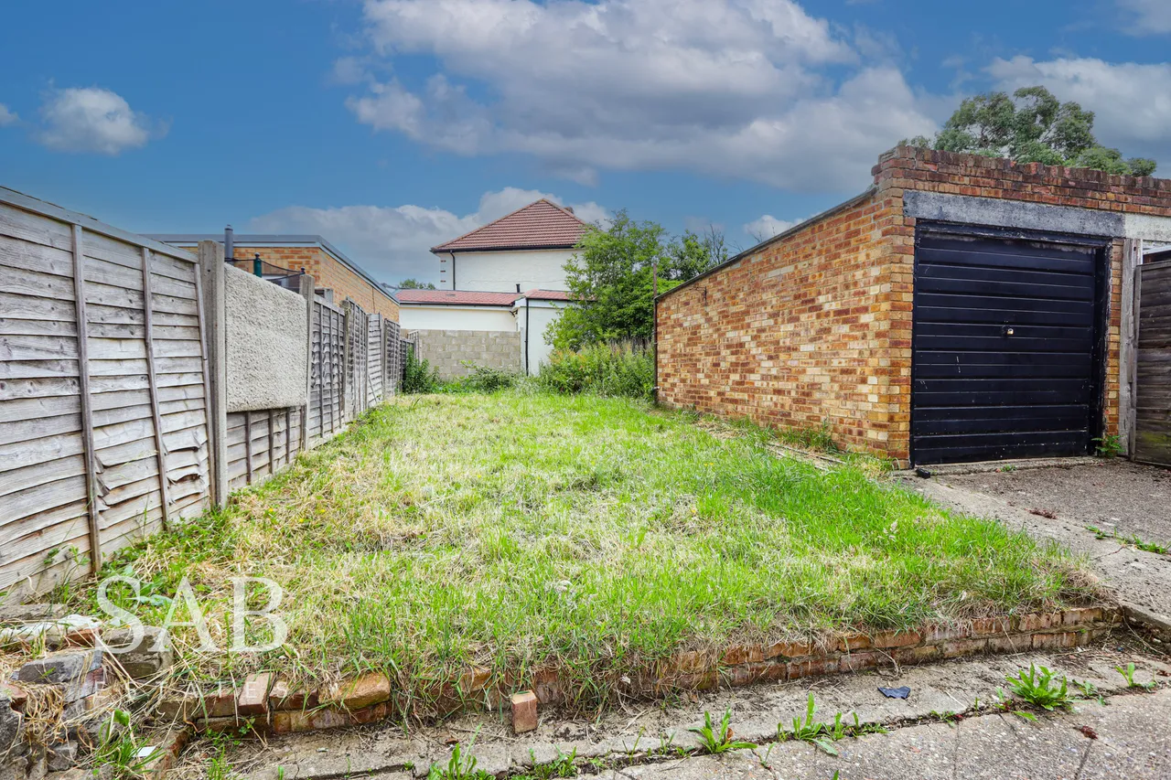 Newdene Avenue, Northolt, UB5, photo 10