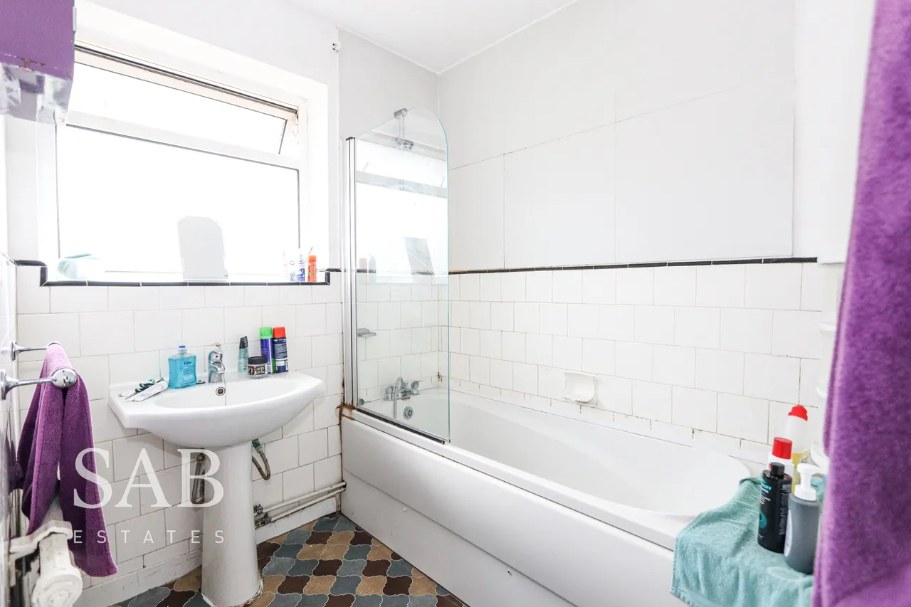 Newdene Avenue, Northolt, UB5, photo 7