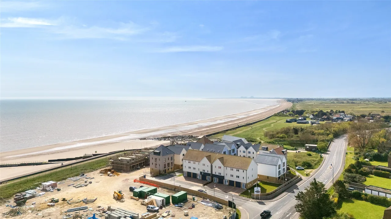 4 bed house for sale — Dymchurch Road, Kent, St. Marys Bay, TN29 0HF