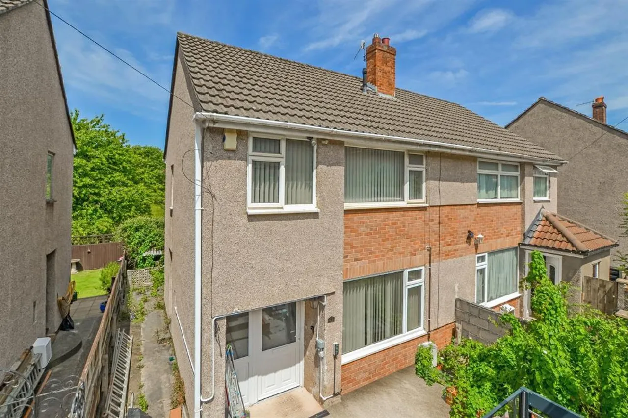 3 bed house for sale — Crantock Avenue, Headley Park, Bristol, BS13