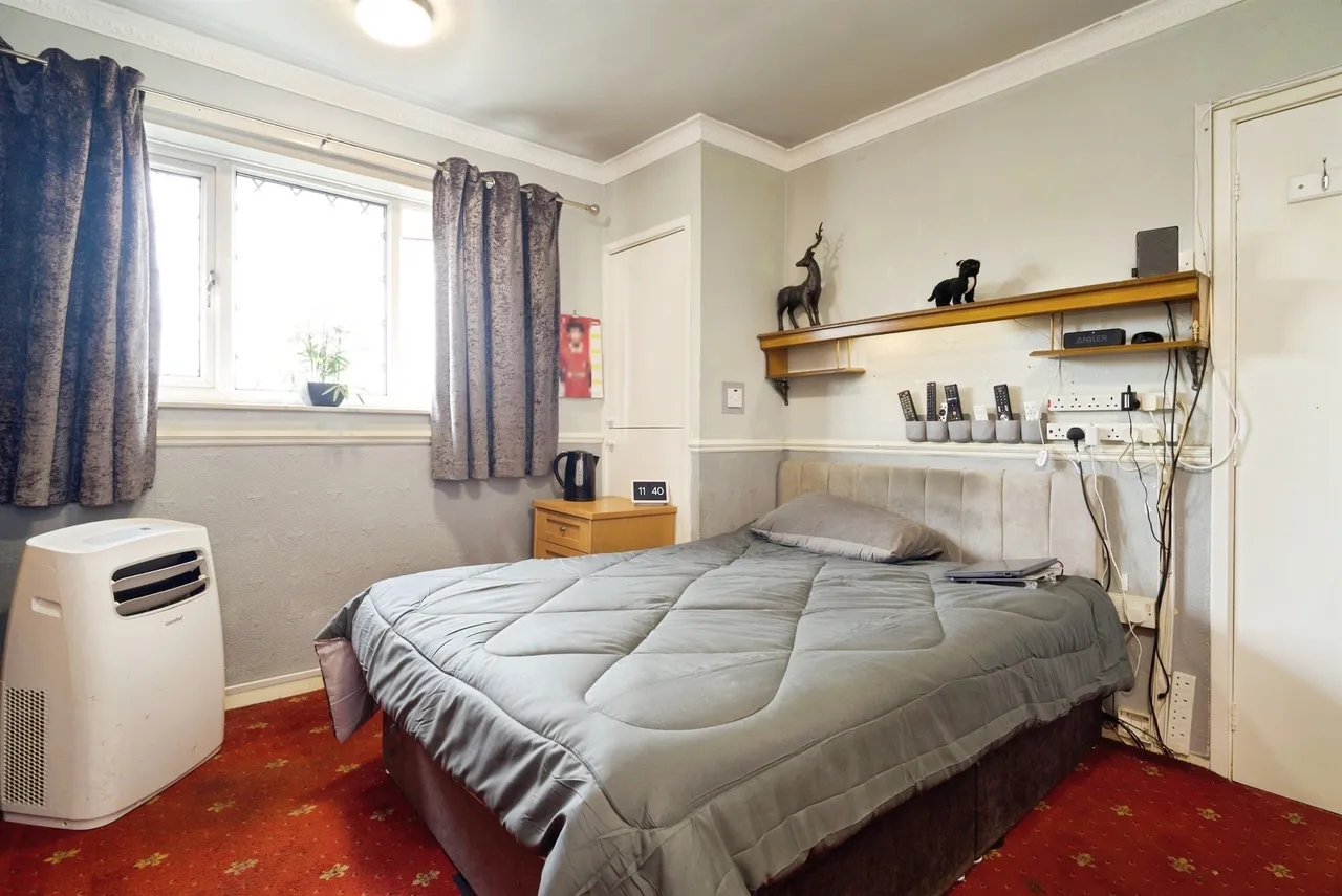 Smithies Lane, Barnsley, S71, photo 11