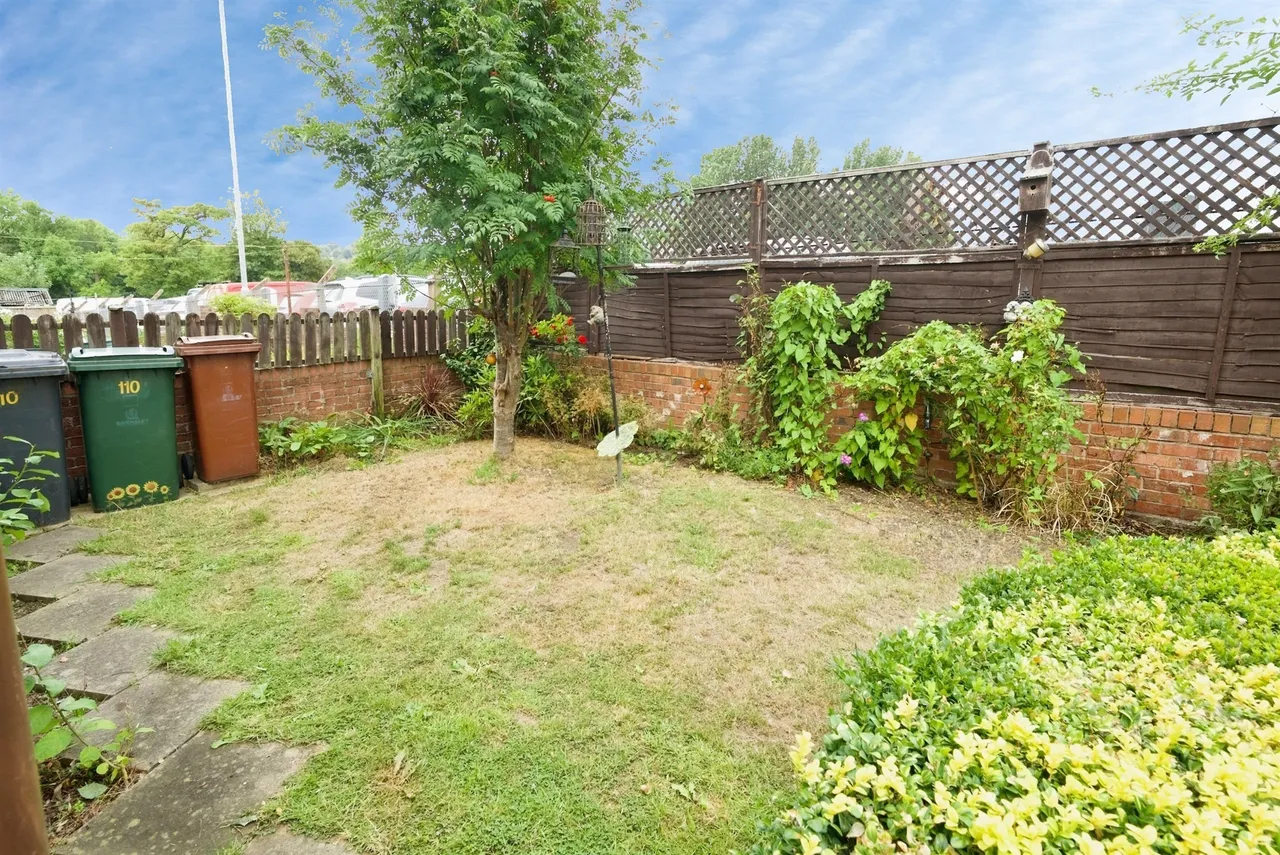 Smithies Lane, Barnsley, S71, photo 18