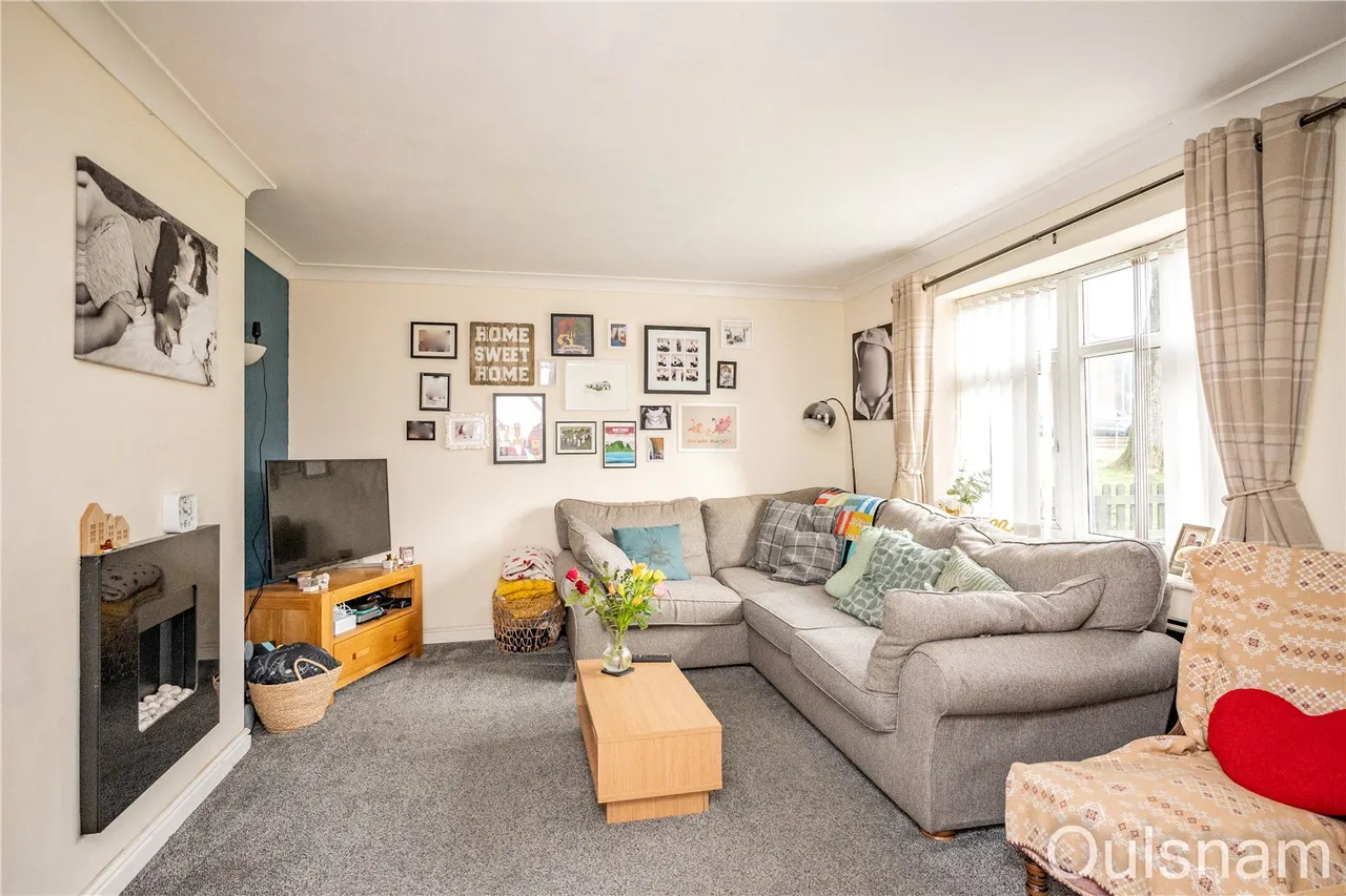 Spenser Walk, Catshill, Bromsgrove, Worcestershire, B61 0NE, photo 2