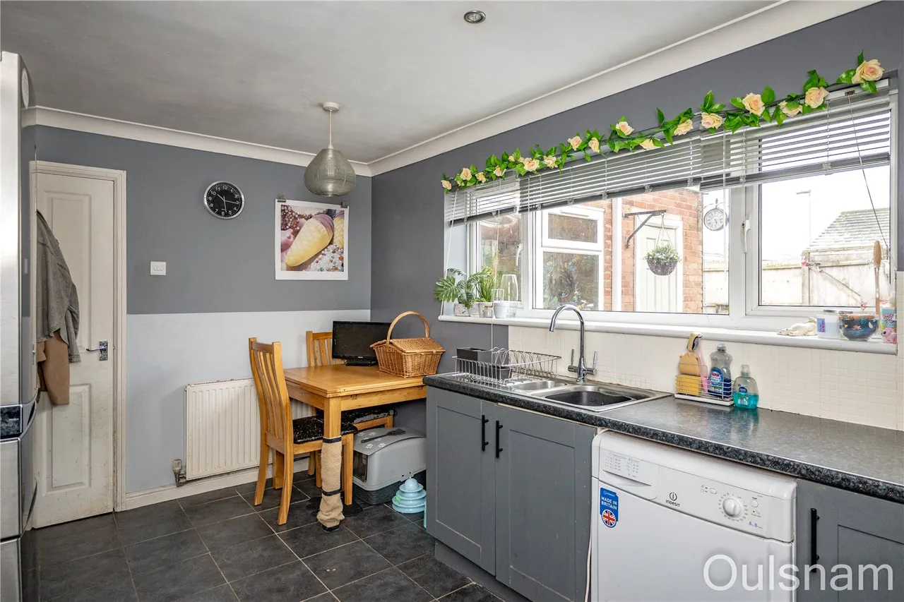 Spenser Walk, Catshill, Bromsgrove, Worcestershire, B61 0NE, photo 4