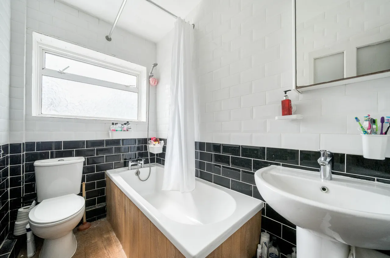 Appledore Avenue, Bexleyheath, DA7, photo 15