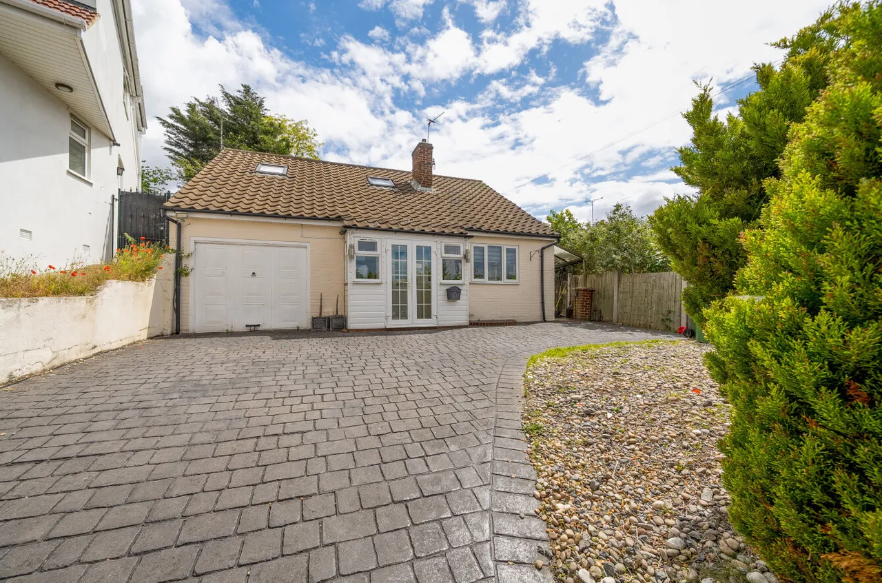 3 bed house for sale — Appledore Avenue, Bexleyheath, DA7