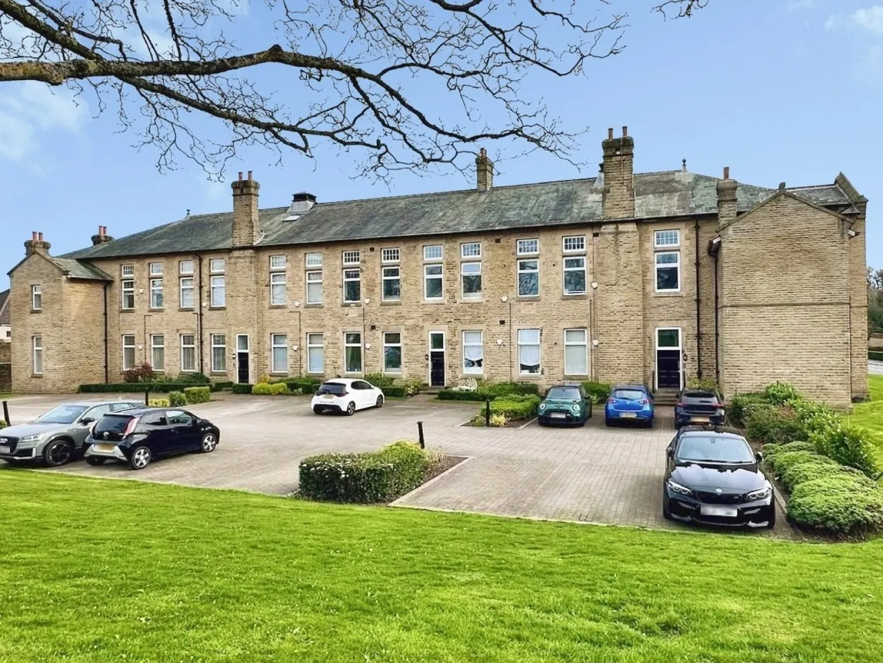 2 bed flat for sale, Melbeck Close, Menston, LS29