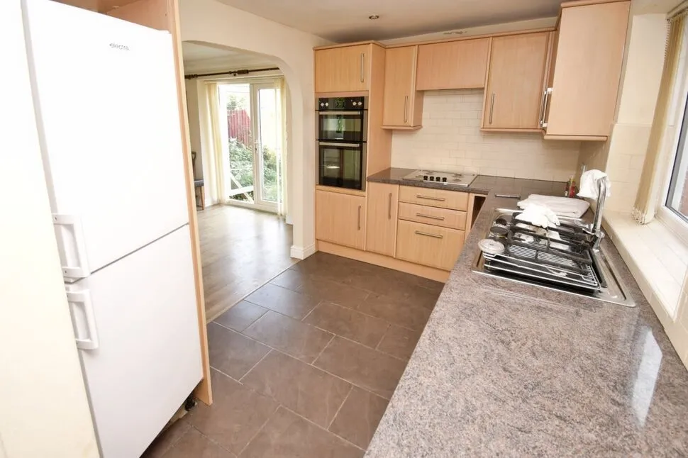 Parkfield Road, Keresley End, CV7, photo 4