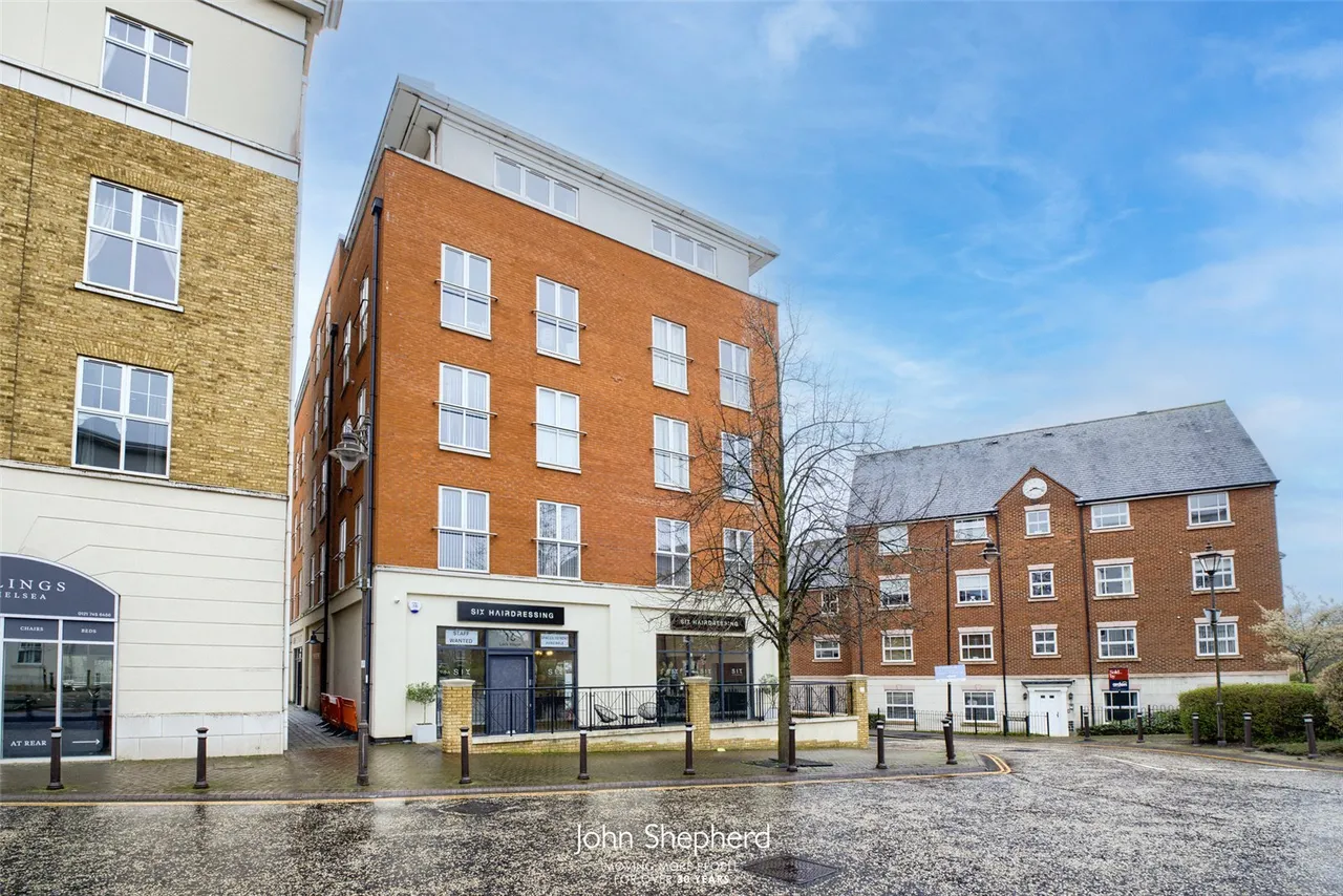 2 bed flat for sale, Waterside, Dickens Heath, B90